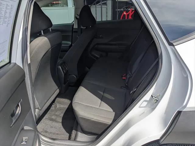 2024 Hyundai Kona SEL - Photo 12