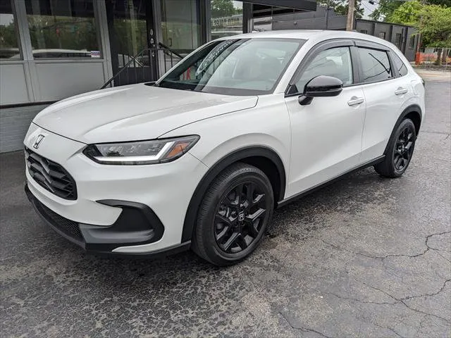 White 2023 Honda HR-V Sport for sale in Gahanna, OH