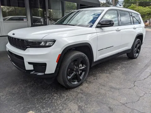 White 2023 Jeep Grand Cherokee L Altitude for sale in Gahanna, OH