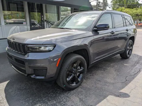 Gray 2023 Jeep Grand Cherokee L Altitude for sale in Gahanna, OH