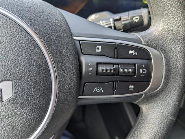 Kia K5 photo 27