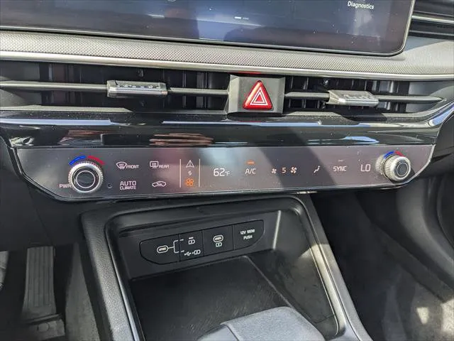 Kia K5 photo 23