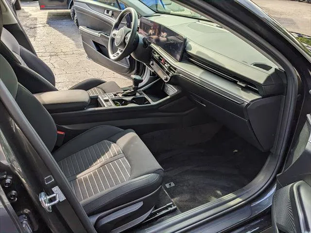 Kia K5 photo 18