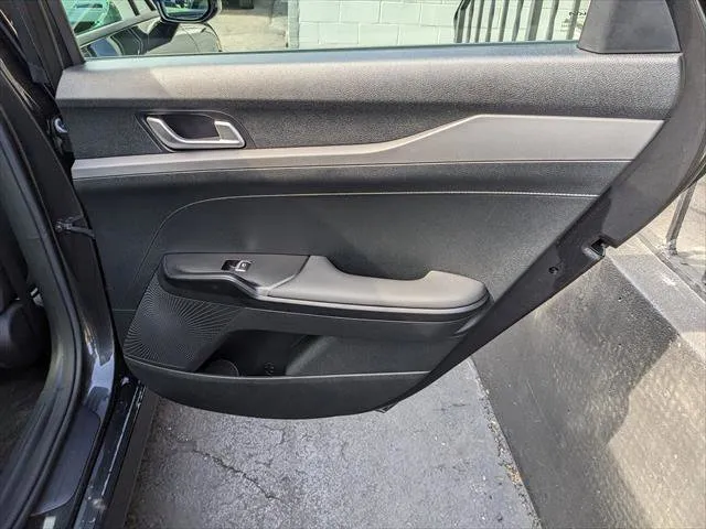 Kia K5 photo 17