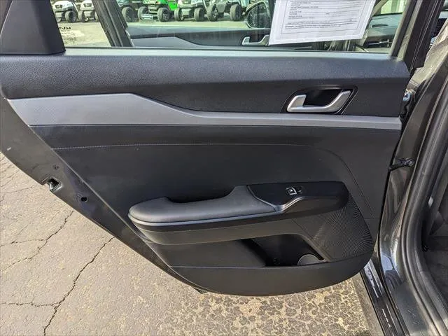 Kia K5 photo 13