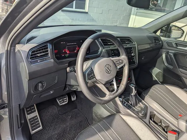 2023 Volkswagen Tiguan SE R-LINE BLACK - Photo 9