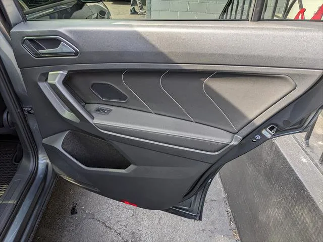 2023 Volkswagen Tiguan SE R-LINE BLACK - Photo 17