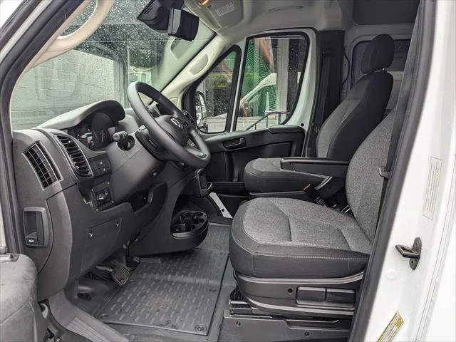 Ram Cargo Van photo 8