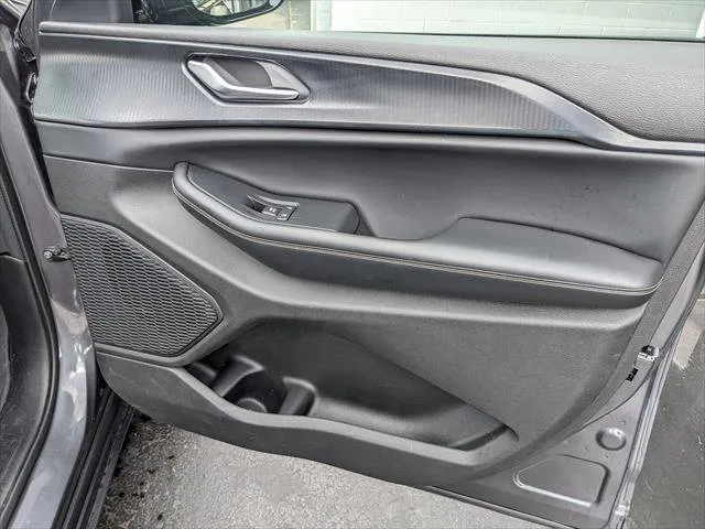 2023 Jeep Grand Cherokee Altitude - Photo 22