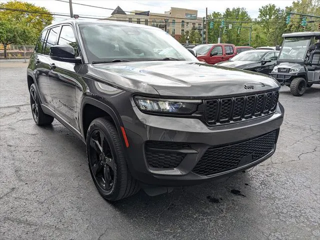2023 Jeep Grand Cherokee Altitude - Photo 6