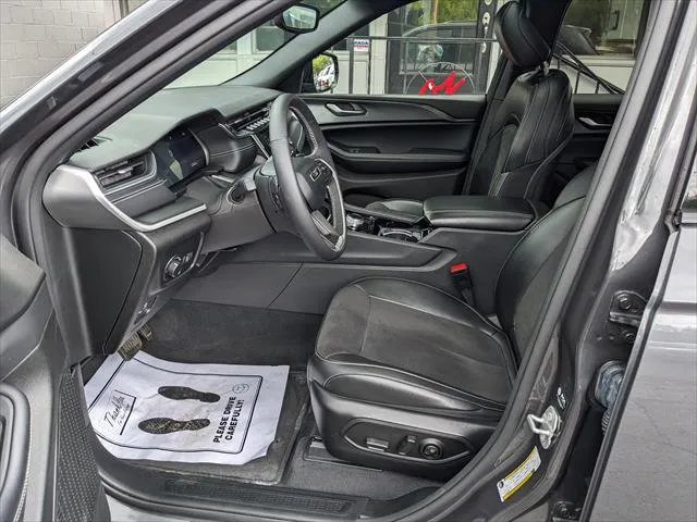 2023 Jeep Grand Cherokee Altitude - Photo 9