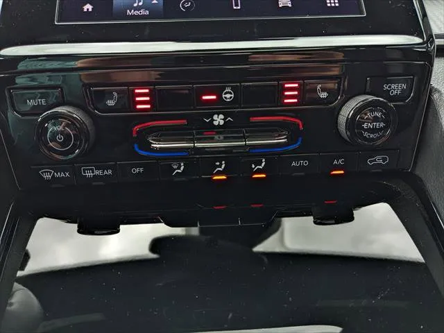 2023 Jeep Grand Cherokee Altitude - Photo 24