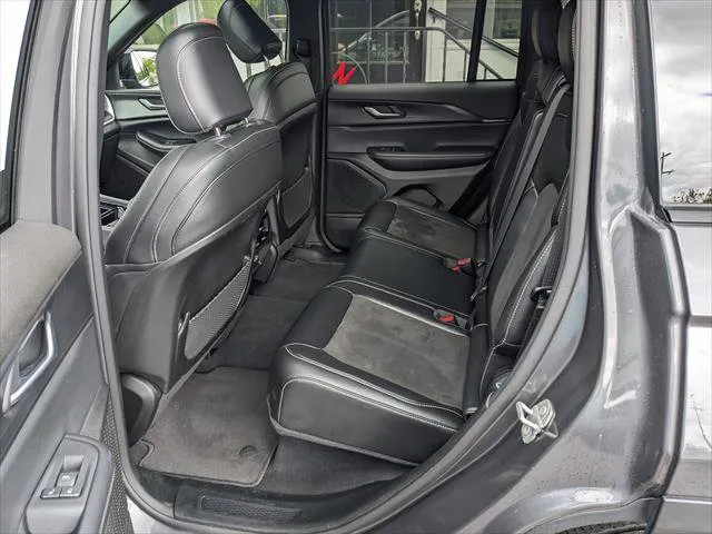 2023 Jeep Grand Cherokee Altitude - Photo 13