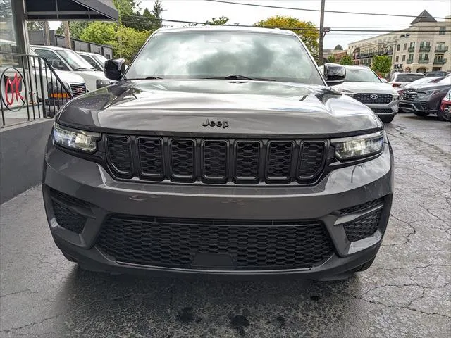 2023 Jeep Grand Cherokee Altitude - Photo 7