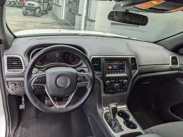 Jeep Grand Cherokee photo 13