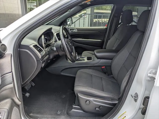 Jeep Grand Cherokee photo 8