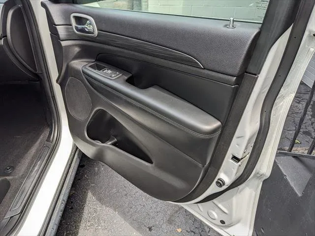 Jeep Grand Cherokee photo 20