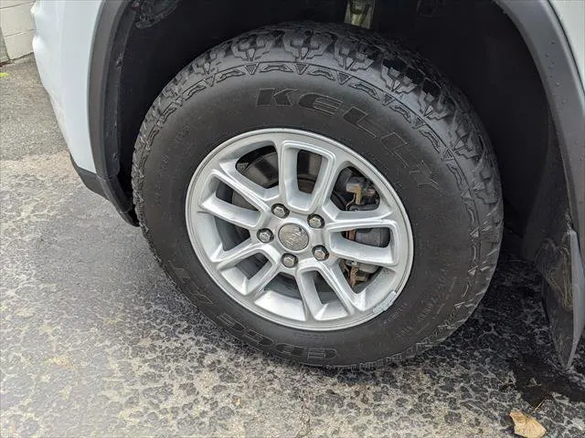 Jeep Grand Cherokee photo 7