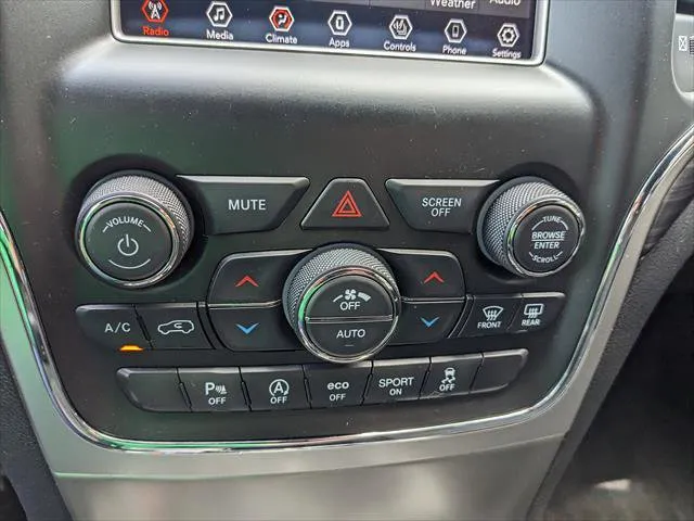 Jeep Grand Cherokee photo 25