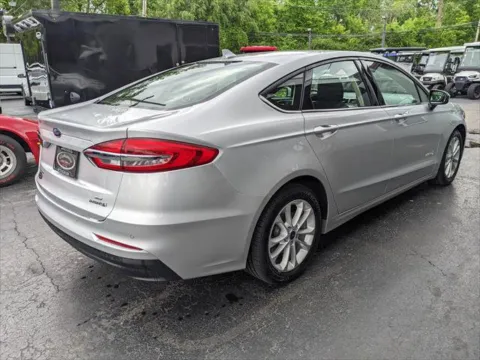 More photos of 2019 Ford Fusion Hybrid SE at Gahanna Auto Sales, OH