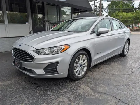 Silver 2019 Ford Fusion Hybrid SE for sale in Gahanna, OH