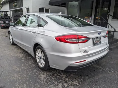 Another view of 2019 Ford Fusion Hybrid SE for sale in Gahanna, OH at Gahanna Auto Sales