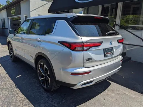Another view of 2024 Mitsubishi Outlander SE 4WD for sale in Gahanna, OH at Gahanna Auto Sales