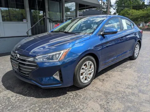 Blue 2020 Hyundai Elantra SE for sale in Gahanna, OH