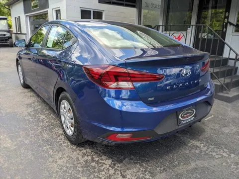 Another view of 2020 Hyundai Elantra SE for sale in Gahanna, OH at Gahanna Auto Sales