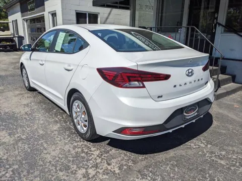 Another view of 2020 Hyundai Elantra SE for sale in Gahanna, OH at Gahanna Auto Sales