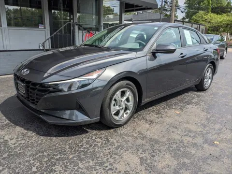Gray 2021 Hyundai Elantra SE for sale in Gahanna, OH