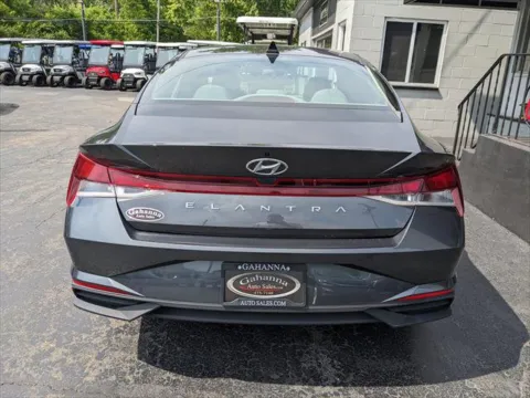 More photos of 2021 Hyundai Elantra SE at Gahanna Auto Sales, OH