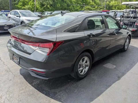 More photos of 2021 Hyundai Elantra SE at Gahanna Auto Sales, OH