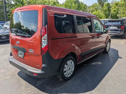 More photos of 2022 Ford Transit Connect Wagon XL at Gahanna Auto Sales, OH