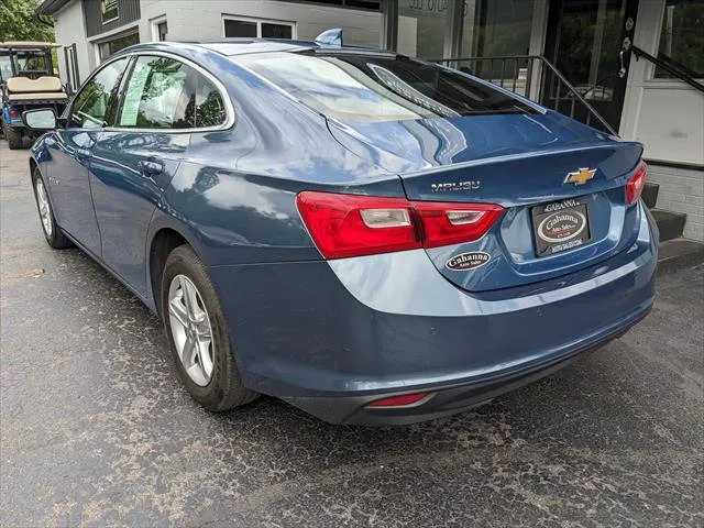 Chevrolet Malibu photo 2