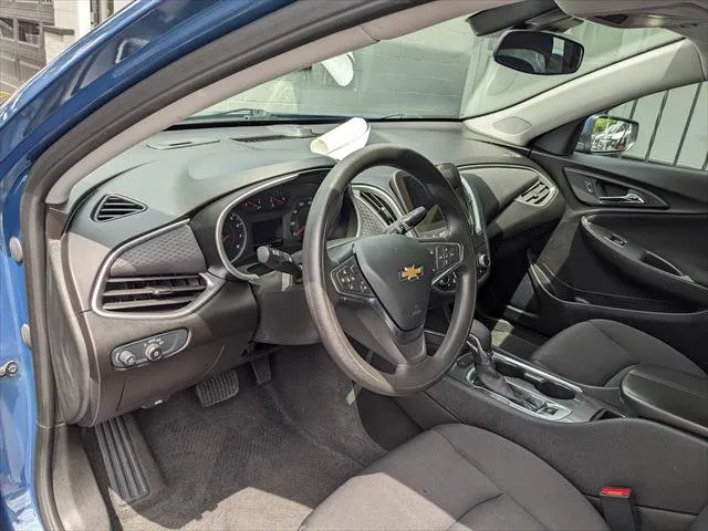 Chevrolet Malibu photo 8