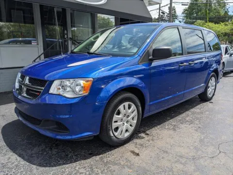 Blue 2020 Dodge Grand Caravan SE for sale in Gahanna, OH