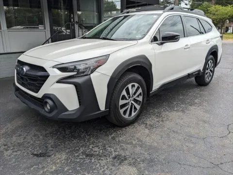 White 2023 Subaru Outback Premium for sale in Gahanna, OH