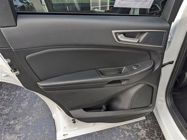 2024 Ford Edge SEL - Photo 12