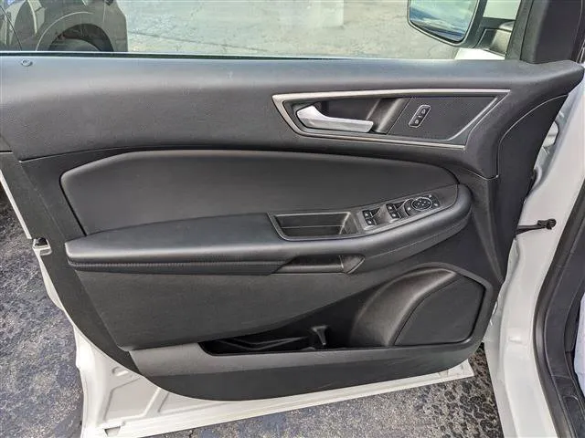 2024 Ford Edge SEL - Photo 10