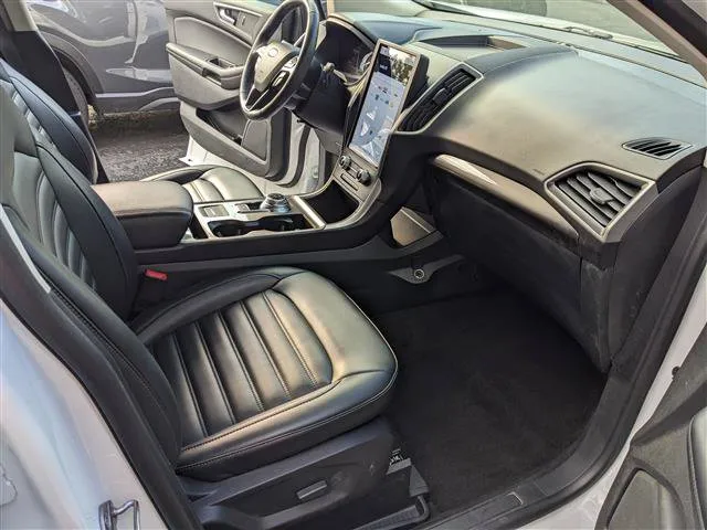 2024 Ford Edge SEL - Photo 17
