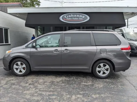 Photos of 2011 Toyota Sienna LE 8-Pass V6 for sale in Gahanna, OH at Gahanna Auto Sales