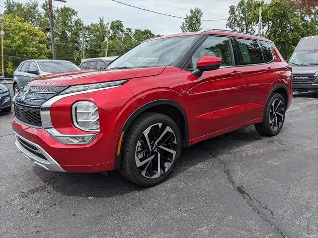 Red 2022 Mitsubishi Outlander SEL 2WD for sale in Gahanna, OH