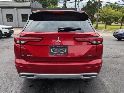 More photos of 2022 Mitsubishi Outlander SEL 2WD at Gahanna Auto Sales, OH