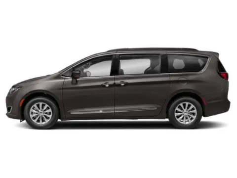Another view of 2018 Chrysler Pacifica Touring L for sale in Gahanna, OH at Gahanna Auto Sales