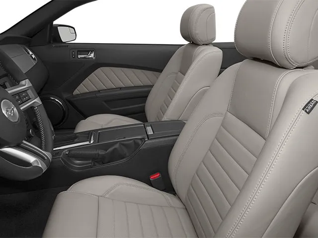 Ford Mustang photo 8
