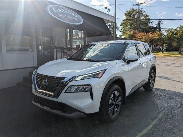 White 2023 Nissan Rogue SV for sale in Gahanna, OH
