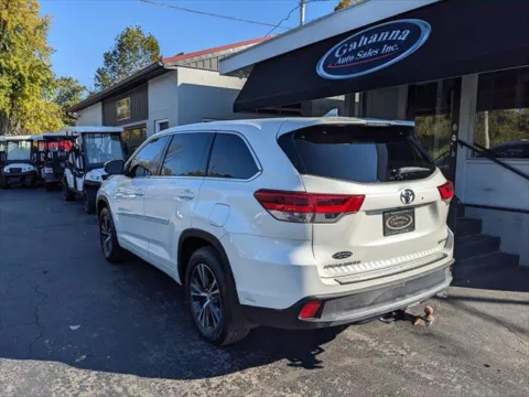 Another view of 2017 Toyota Highlander LE Plus AWD V6 for sale in Gahanna, OH at Gahanna Auto Sales