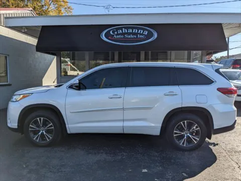 Photos of 2017 Toyota Highlander LE Plus AWD V6 for sale in Gahanna, OH at Gahanna Auto Sales