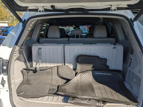 More photos of 2017 Toyota Highlander LE Plus AWD V6 at Gahanna Auto Sales, OH